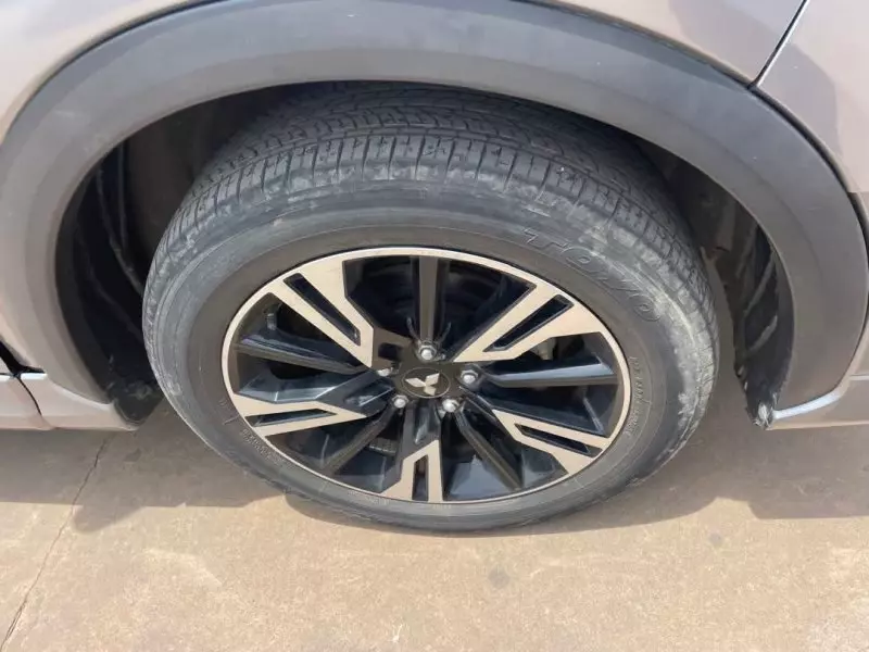 Mitsubishi Pajero Sport   - 2025