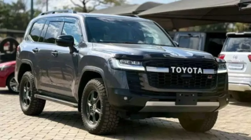 TOYOTA LANDCRUISER VXR - 2025