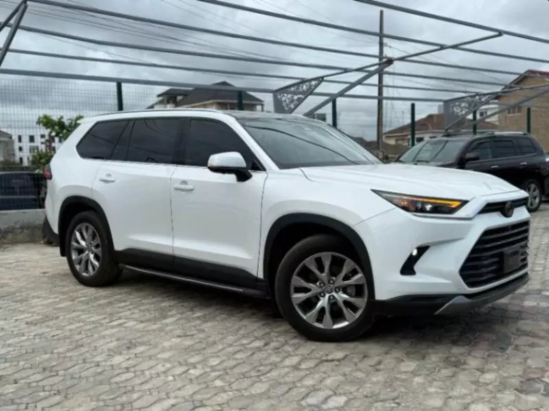 Toyota Grand Highlander   - 2024