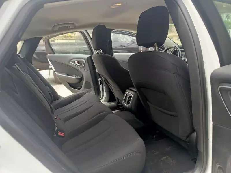 Chrysler 200   - 2015