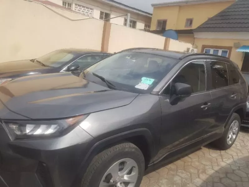 Toyota RAV 4   - 2021