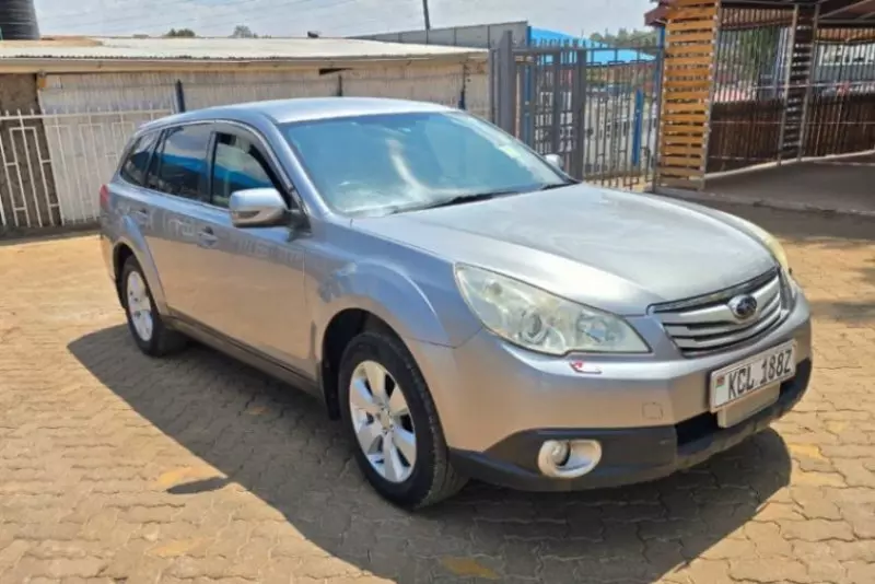 Subaru Outback   - 2010