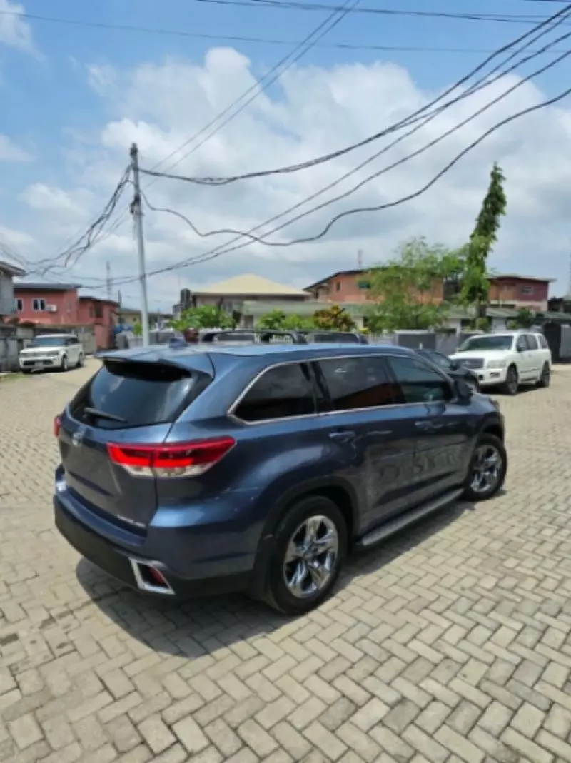 TOYOTA Highlander   - 2019