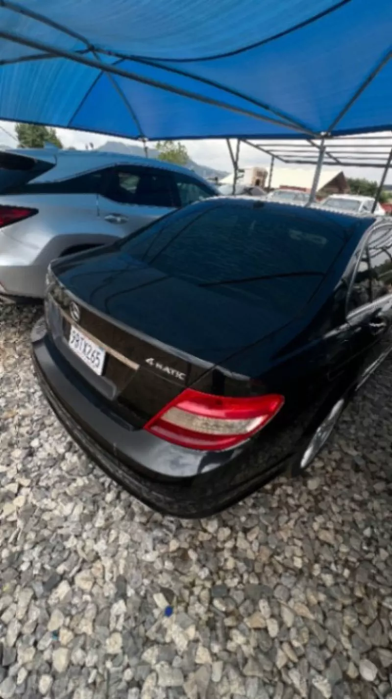 Mercedes-Benz C-Class - 2009