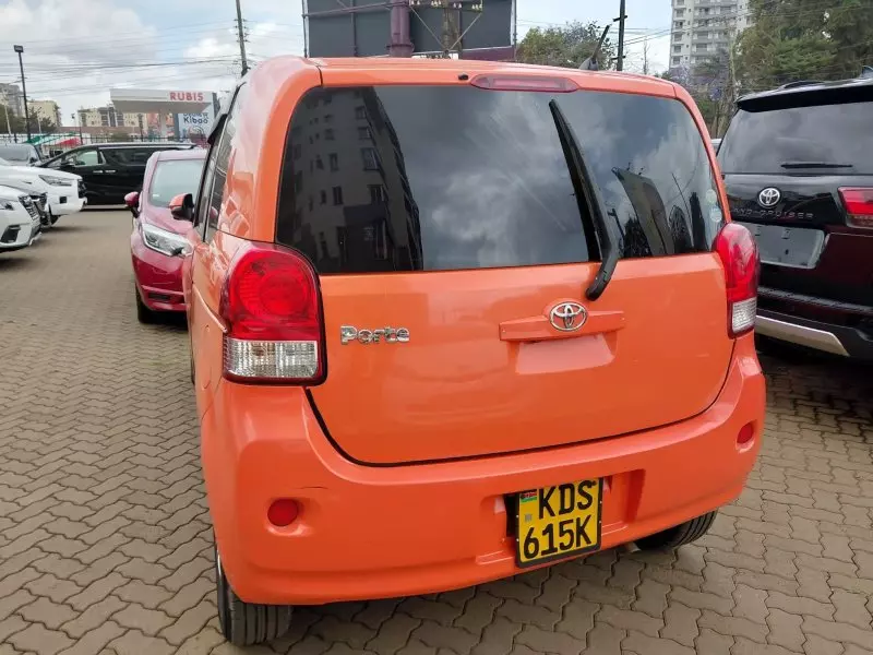 TOYOTA Porte   - 2017