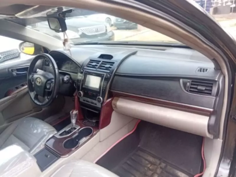 Toyota Camry   - 2013