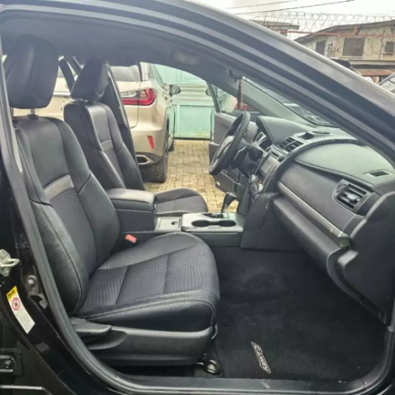 Toyota Camry   - 2014
