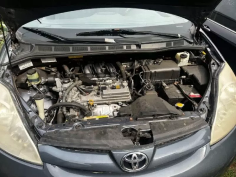 TOYOTA Sienna   - 2009