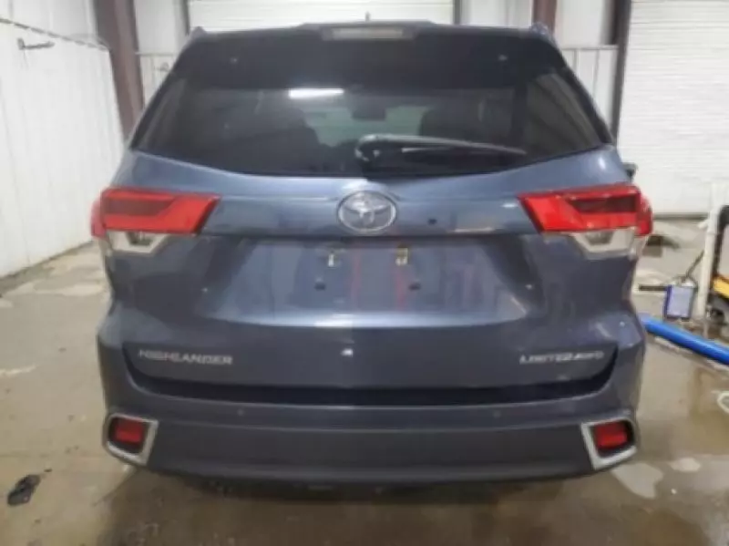 Toyota Highlander   - 2017
