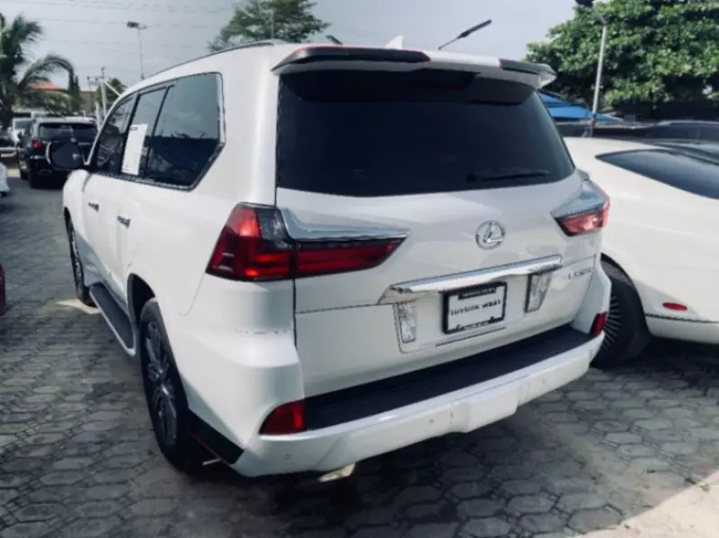 Lexus LX 570   - 2016