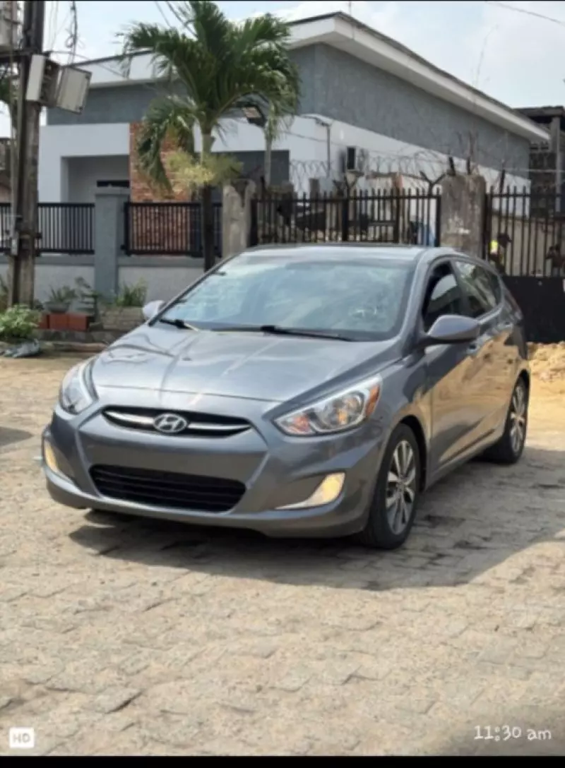 Hyundai Elantra   - 2016