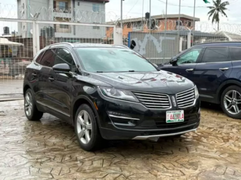Lincoln MKC   - 2015