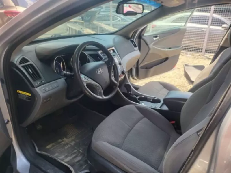 Hyundai Sonata   - 2013