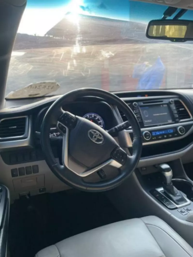 Toyota Highlander   - 2015
