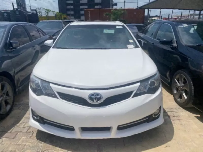 Toyota Camry - 2013
