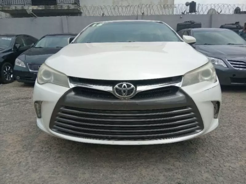 Toyota Camry   - 2014