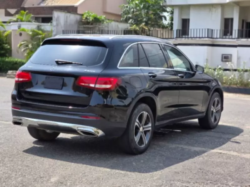 Mercedes-Benz GLC 300   - 2016