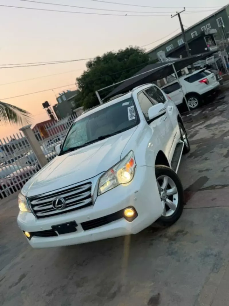 Lexus GX 460   - 2012