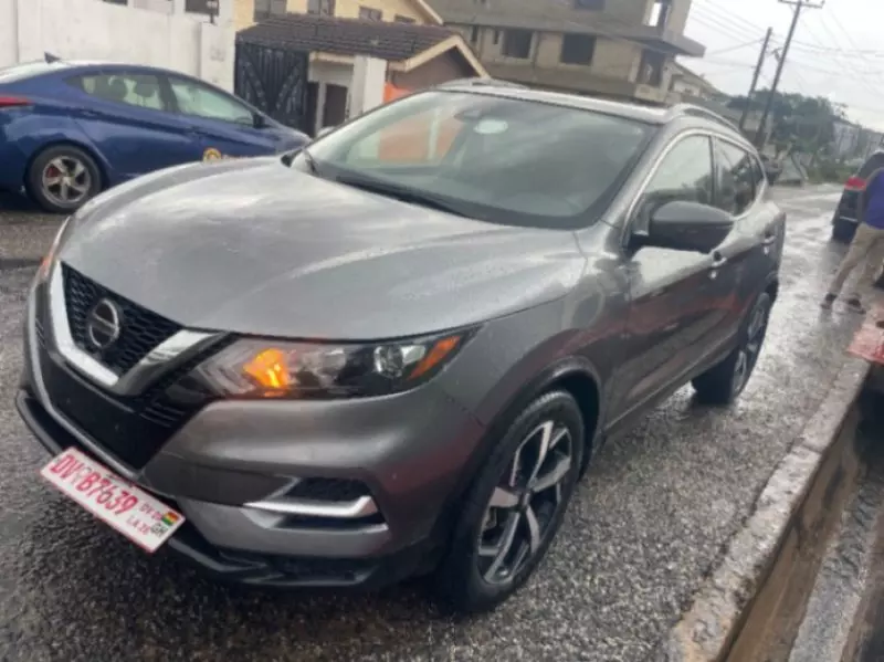Nissan Rogue Sport   - 2021