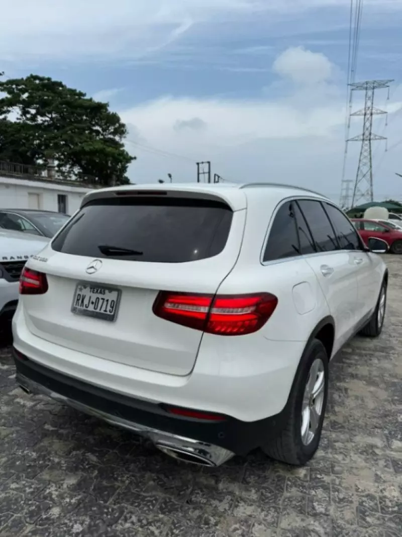 Mercedes-Benz GLC 300   - 2018