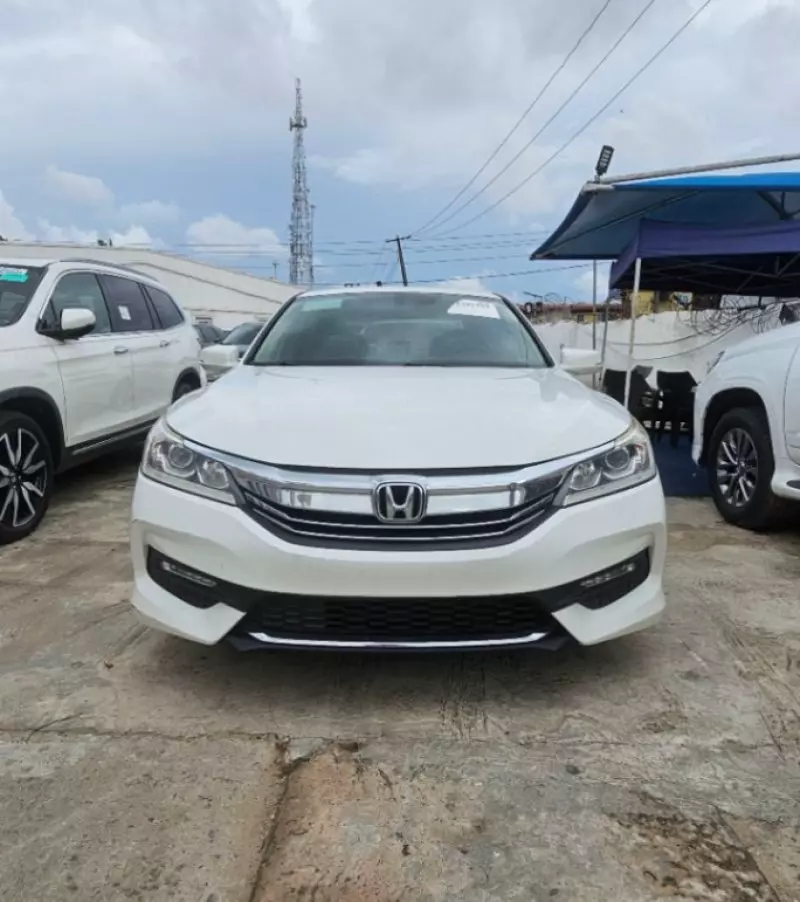 Honda Accord   - 2017