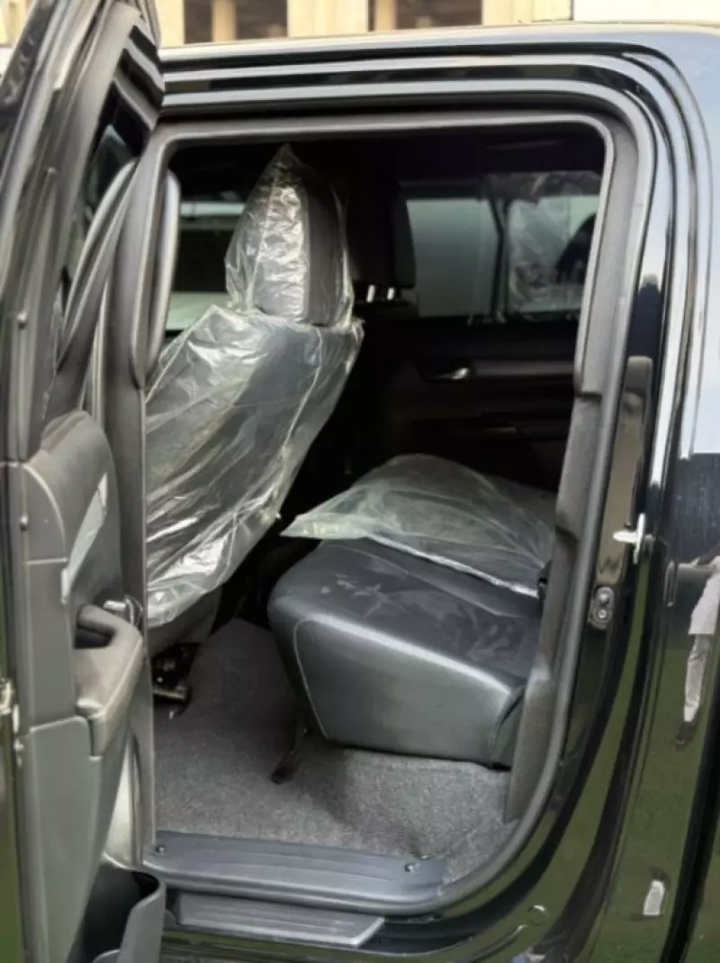 Toyota Hilux   - 2024