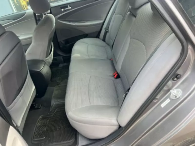 Hyundai Sonata   - 2011