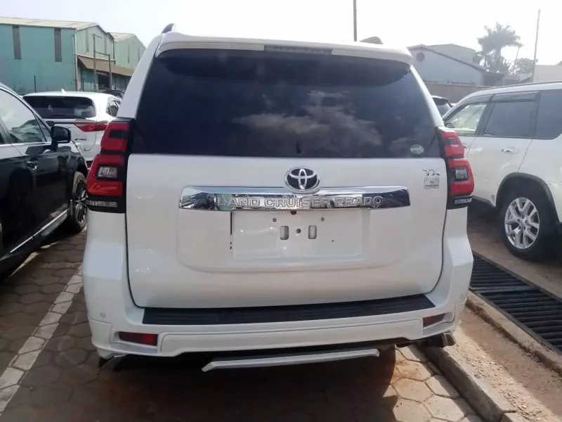 Toyota Landcruiser Prado   - 2019