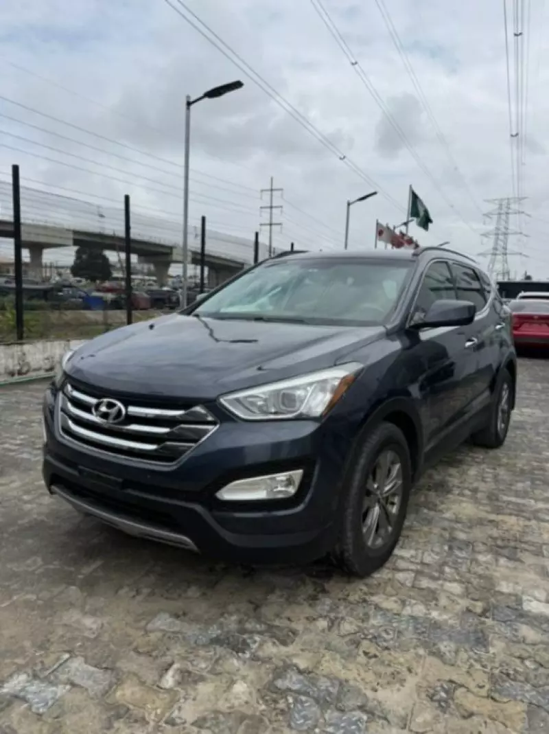 Hyundai Santa Fe   - 2014