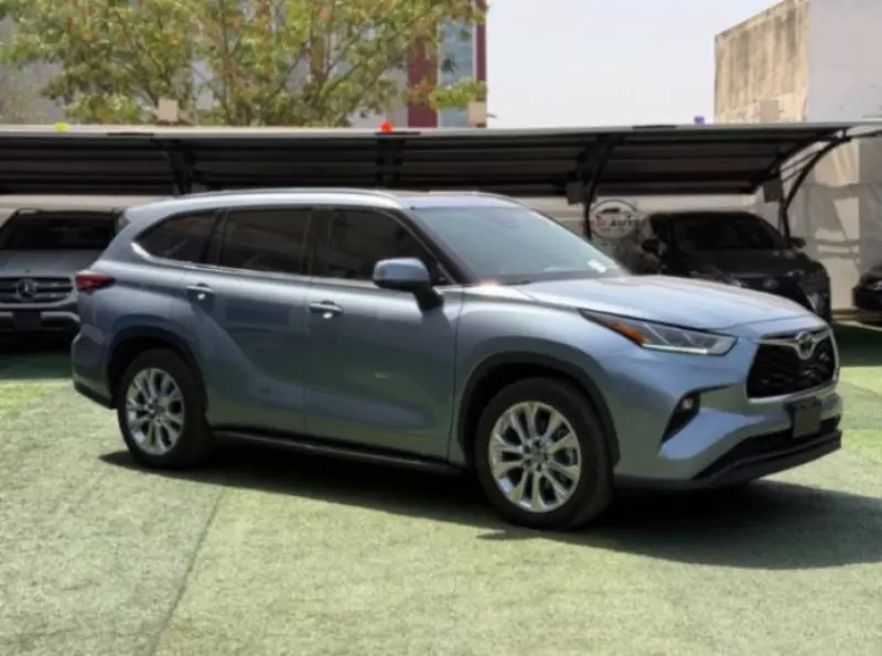 TOYOTA Highlander   - 2020