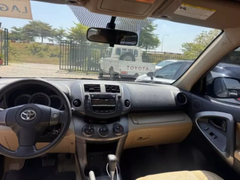 Toyota RAV 4   - 2009