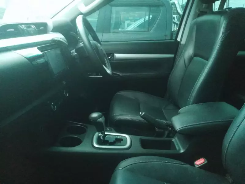 Toyota Hilux   - 2019