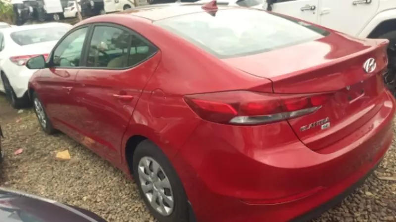 Hyundai Elantra   - 2018