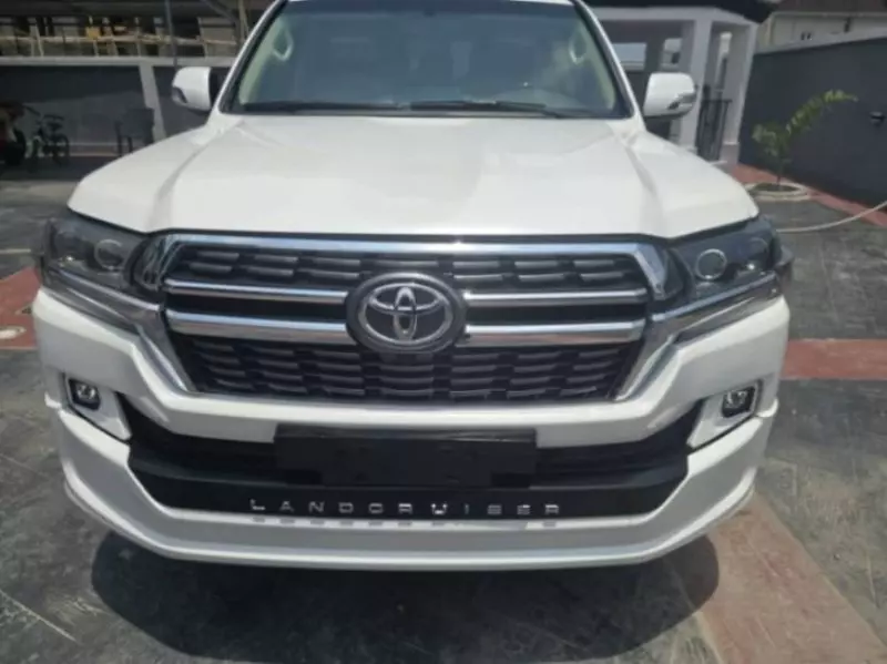 Toyota Land Cruiser   - 2018