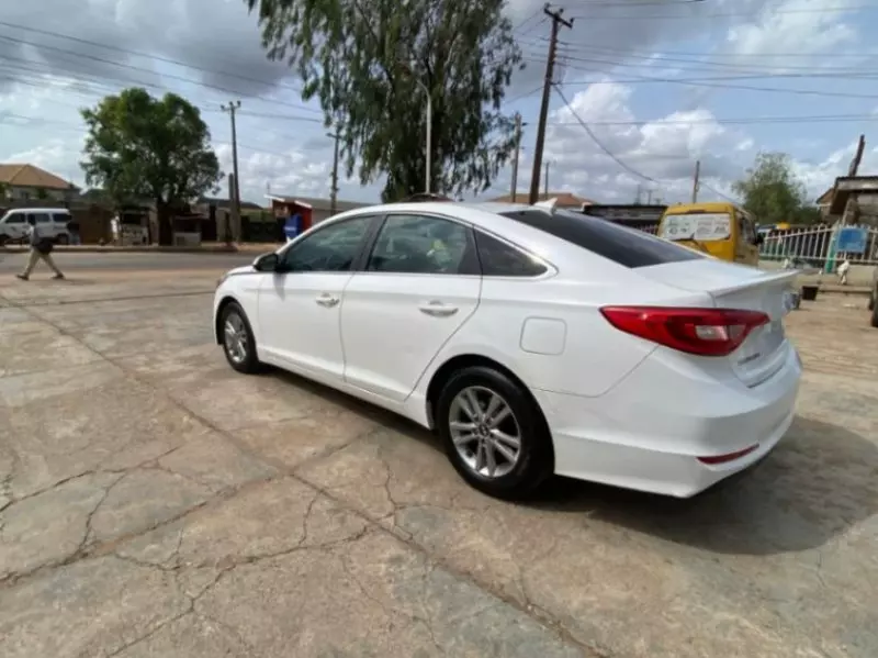 Hyundai Sonata   - 2015