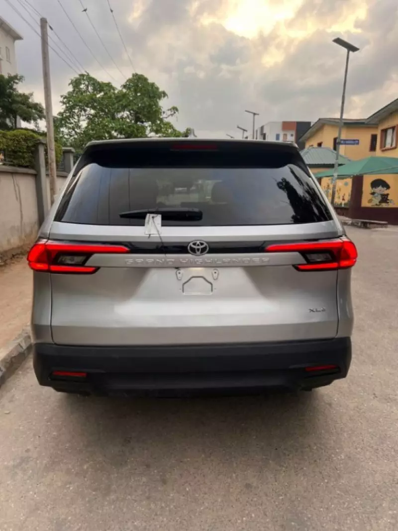 Toyota Grand Highlander   - 2024