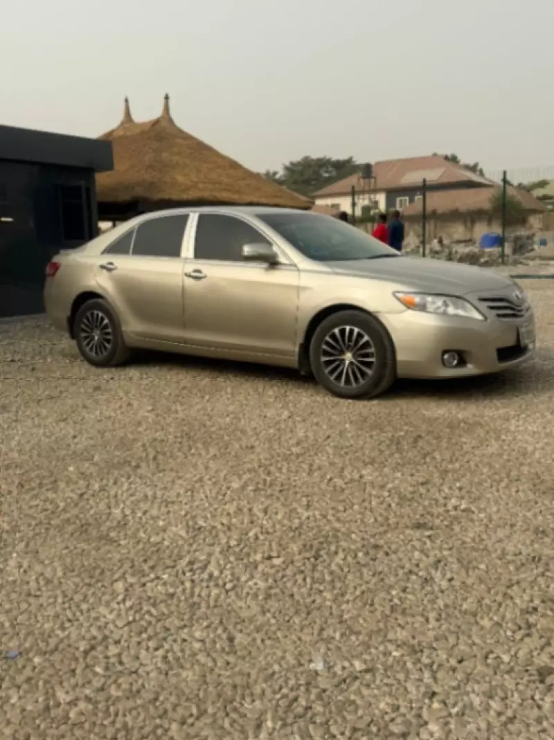 Toyota Camry   - 2008
