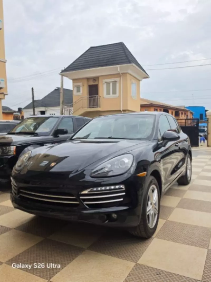 PORSCHE Cayenne   - 2014