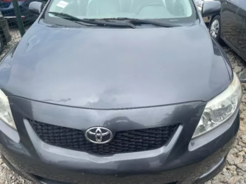 TOYOTA Corolla   - 2010