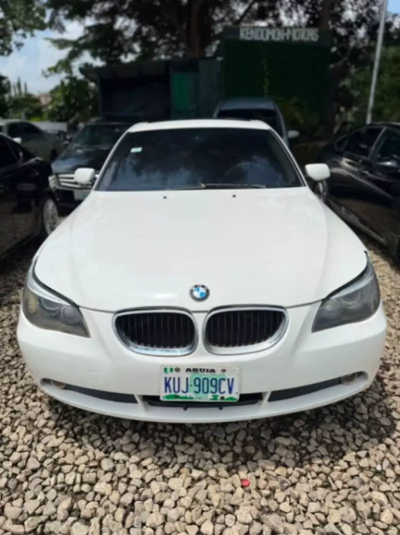 BMW 525i   - 2006