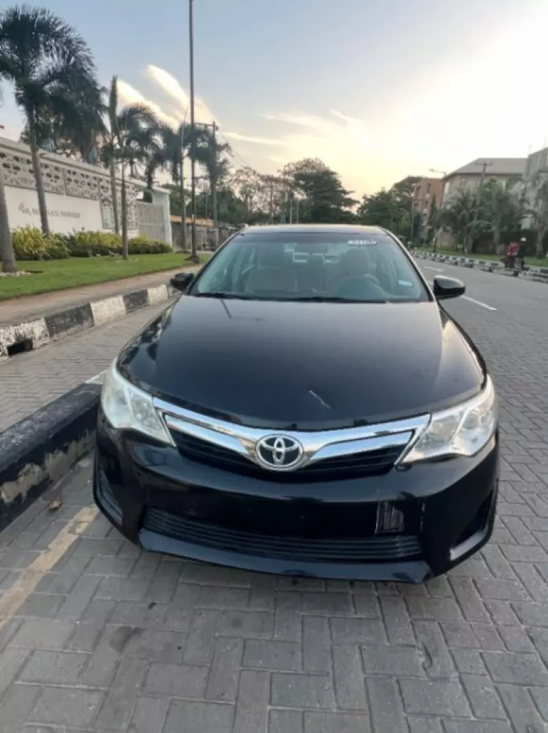 Toyota Camry   - 2013