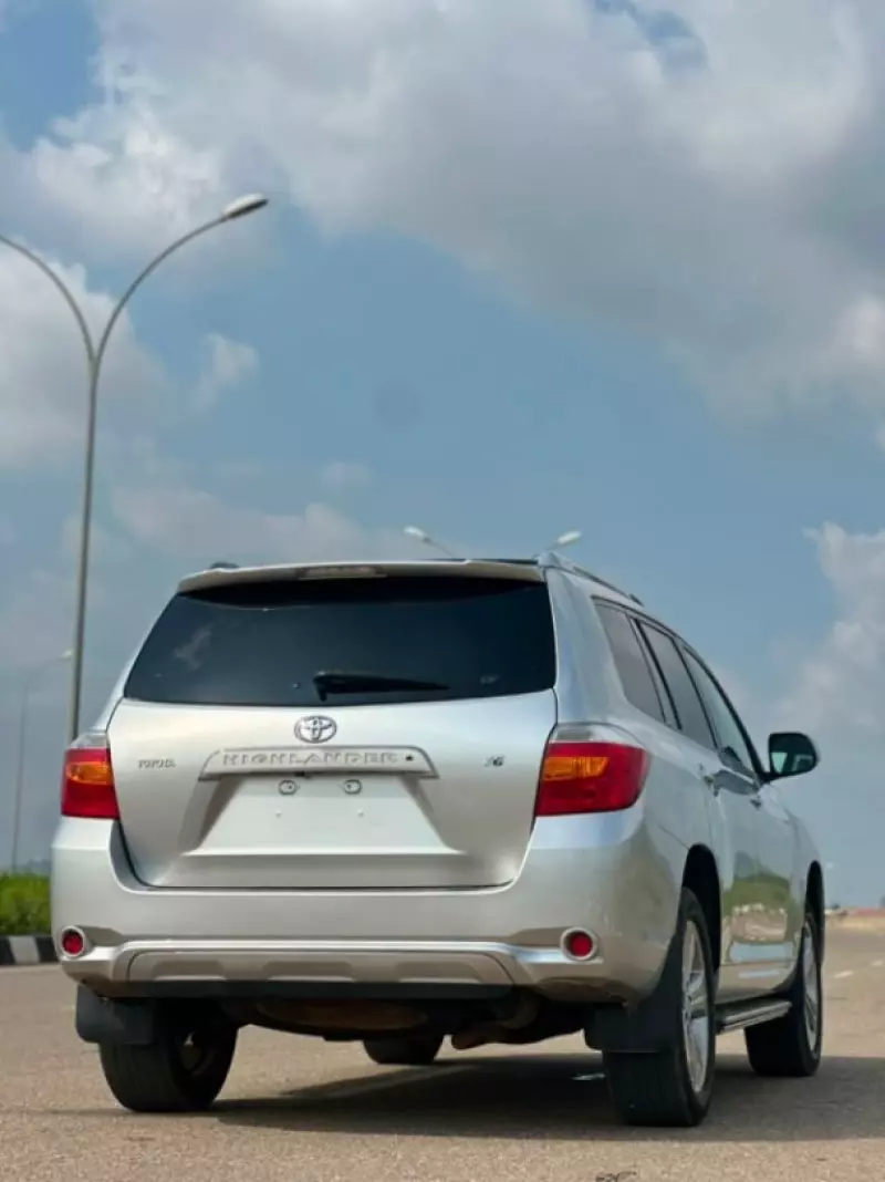 TOYOTA Highlander   - 2009