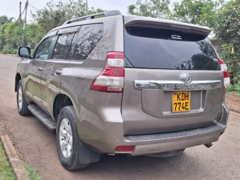 TOYOTA Landcruiser Prado   - 2015