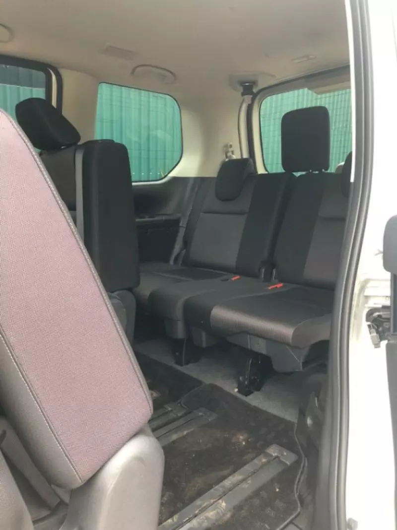 Nissan Serena Hybrid    - 2018