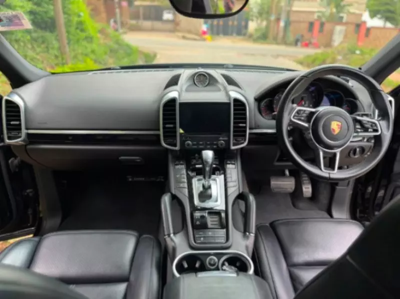 PORSCHE Cayenne   - 2018
