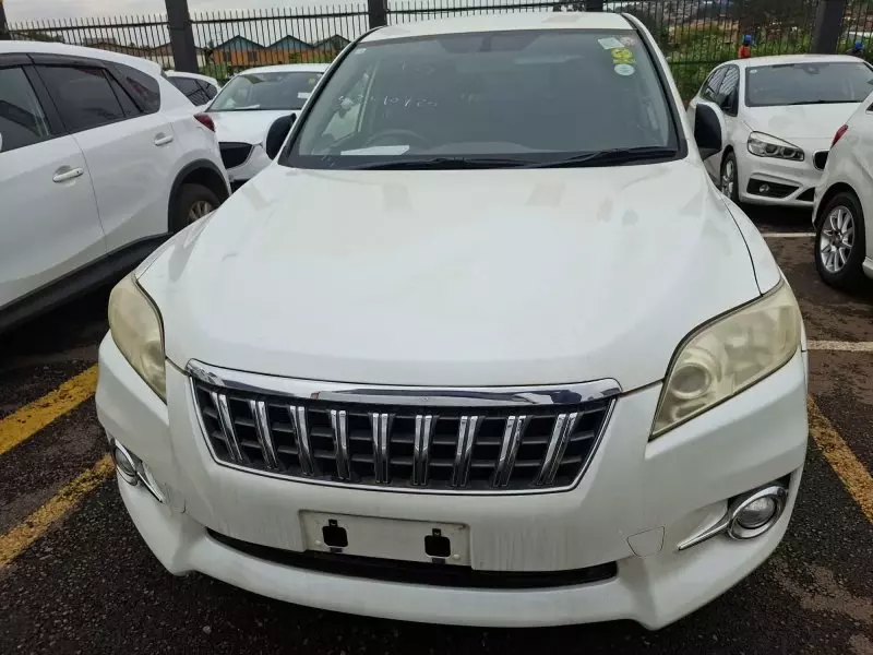 Toyota Vanguard    - 2012