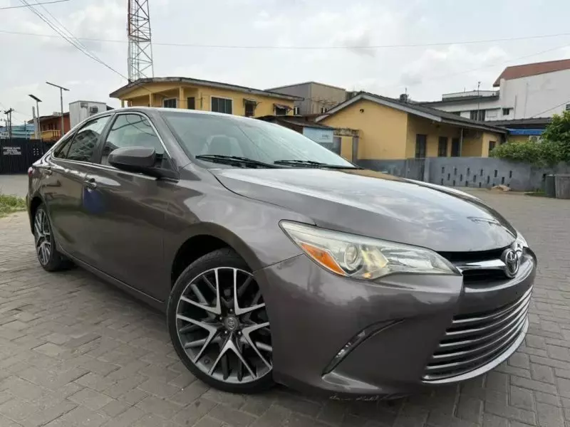 Toyota Camry   - 2016