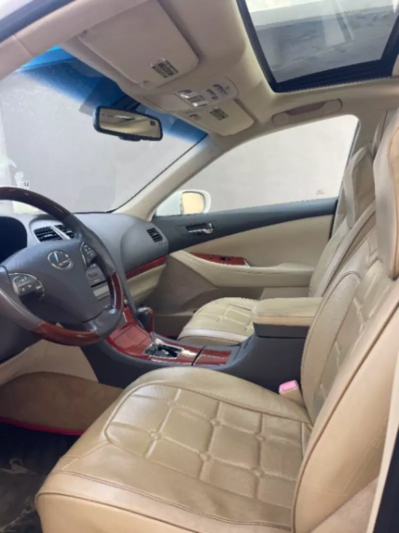 Lexus ES   - 2011