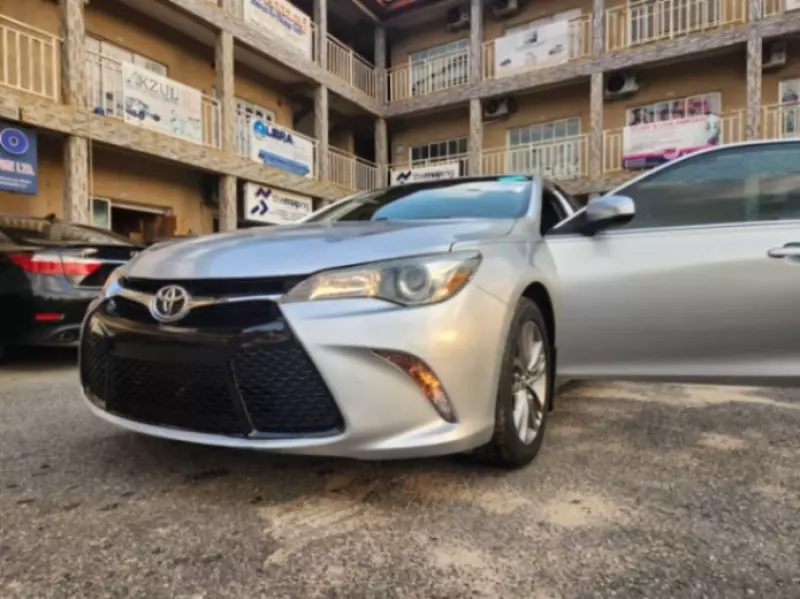 Toyota Camry - 2015