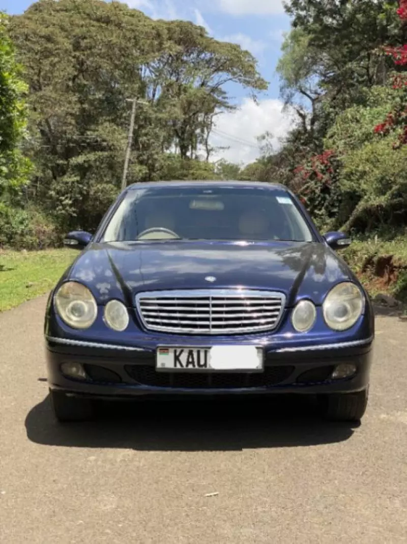Mercedes-Benz E 200   - 2005
